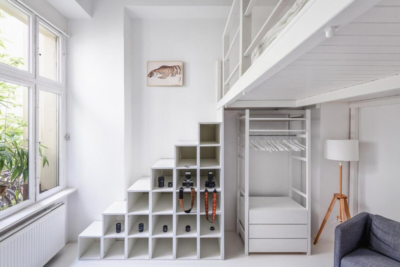 With Fireplace Near Underground Appartement